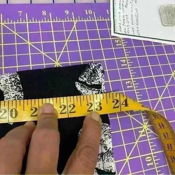 Eva Varro black/white tunic sz S,3/4 Flowy bottom sleeve, stunning peacock print - Picture 7 of 7